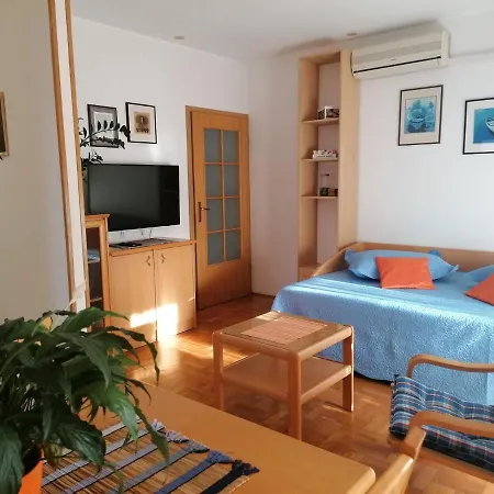 Meena Apartment Split