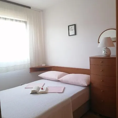 Meena Apartment Split